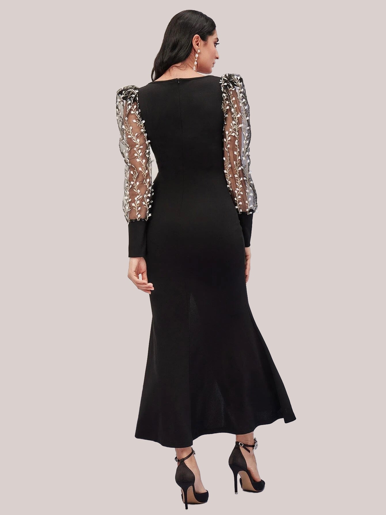 Sleek Black Full-Length Bodycon Dress 2