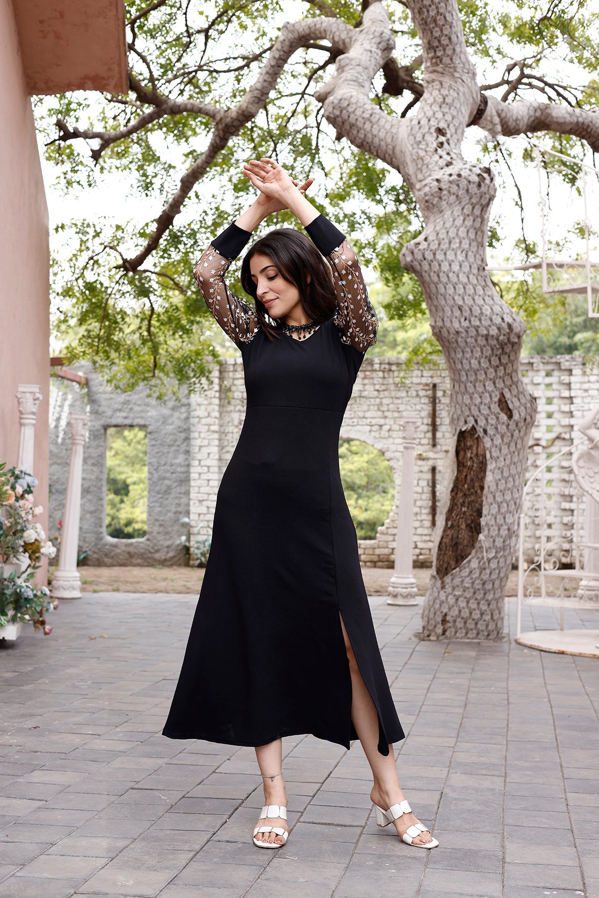 Sleek Black Full-Length Bodycon Dress 5