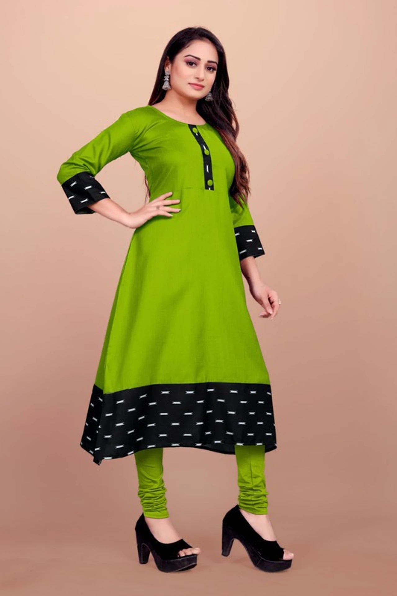 Women Solid Flared Round Neck Cotton Green Gown